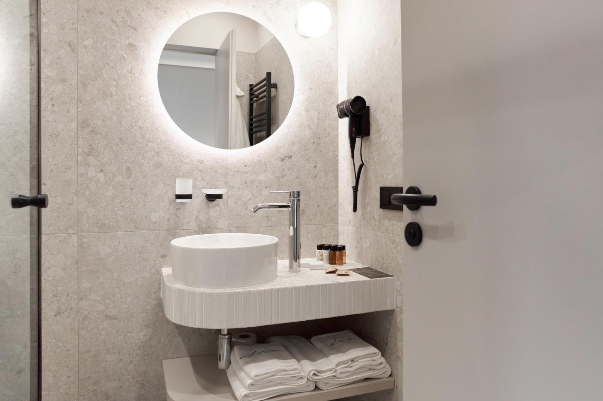 Hotel Laudon Uzhhorod Luaran gambar